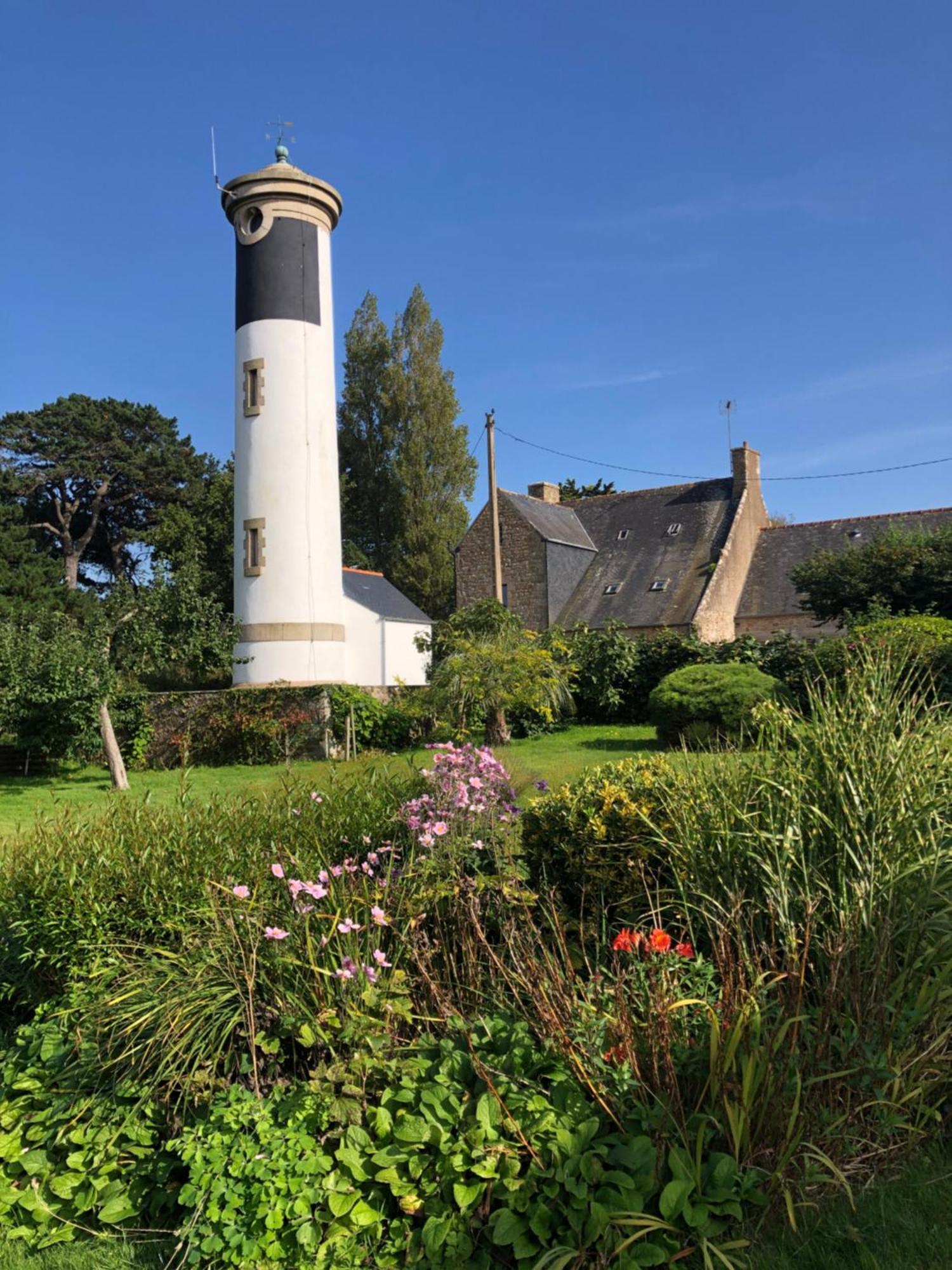 Les Ecolodges Sous Le Phare Louannec Екстериор снимка