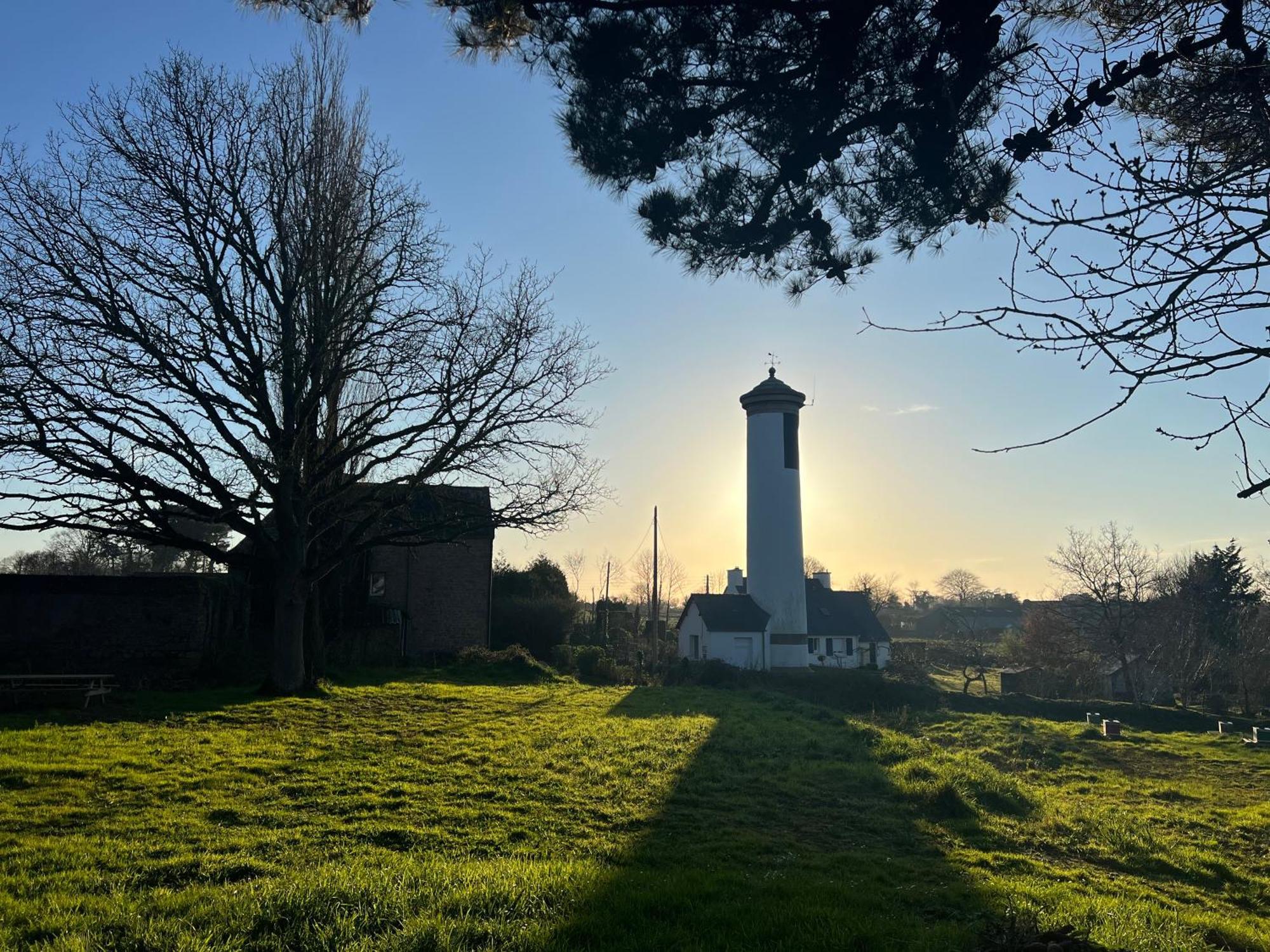 Les Ecolodges Sous Le Phare Louannec Екстериор снимка