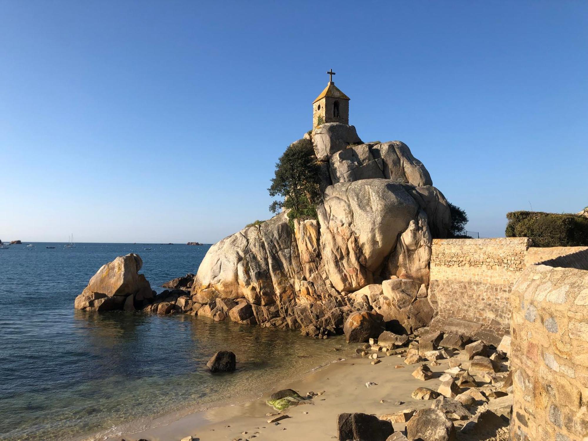 Les Ecolodges Sous Le Phare Louannec Екстериор снимка