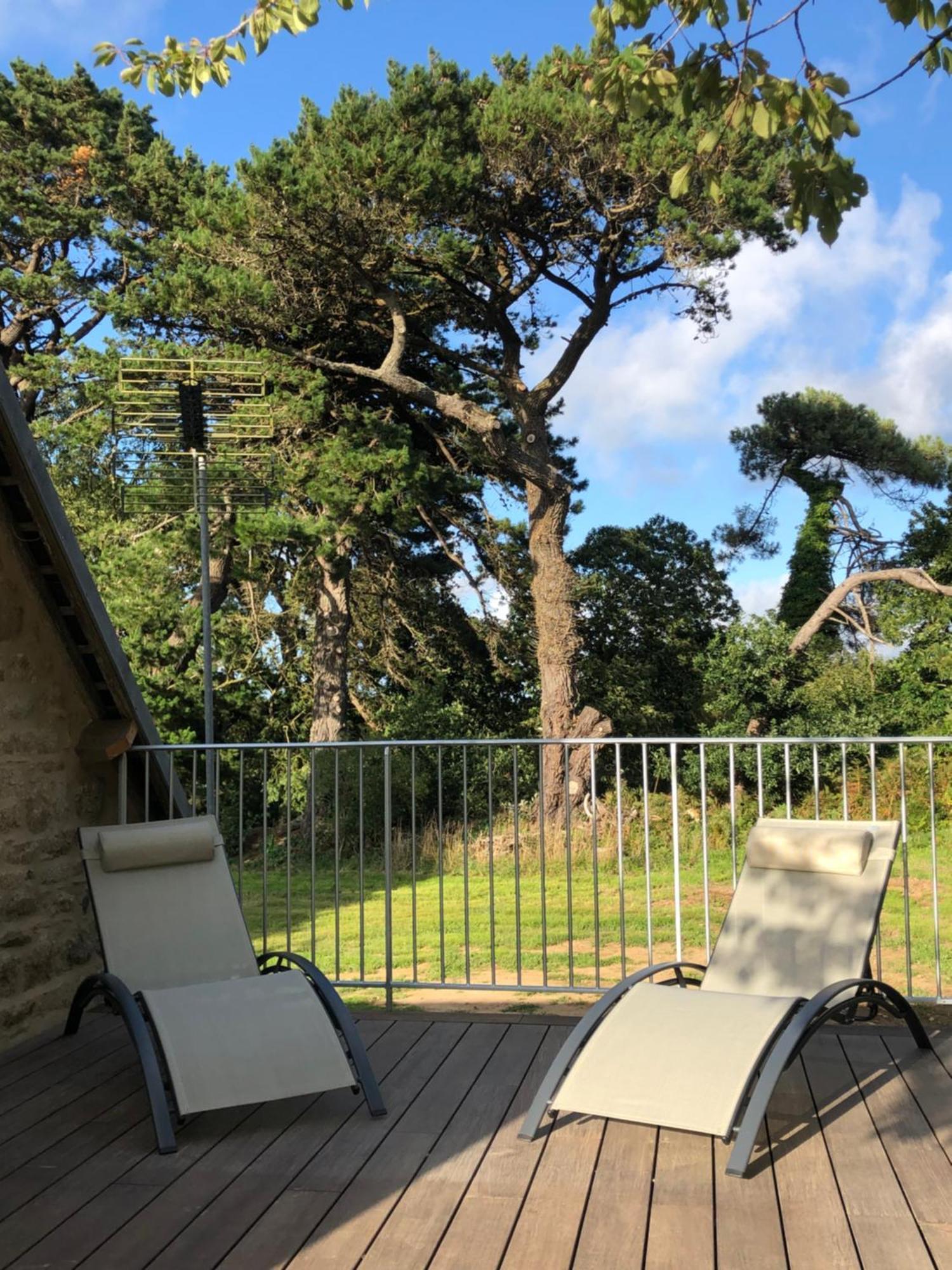 Les Ecolodges Sous Le Phare Louannec Екстериор снимка